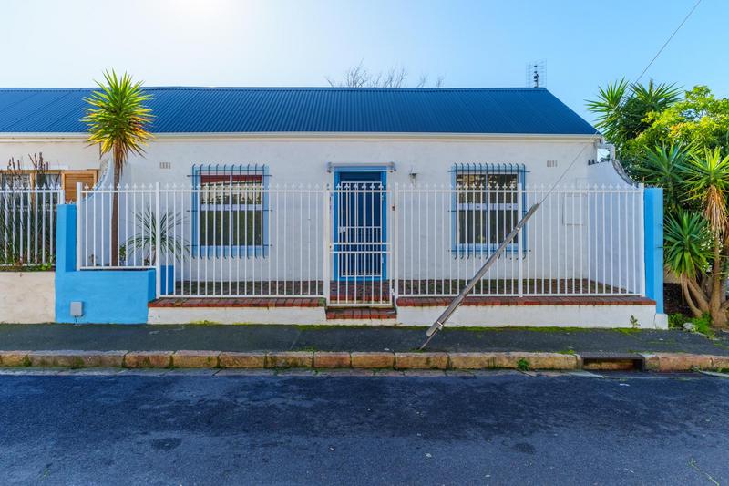 2 Bedroom Property for Sale in Harfield Village Western Cape